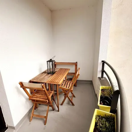 Superbe F2 Avec Garage Balcon نانسي