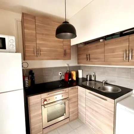 شقة Superbe F2 Avec Garage Balcon *